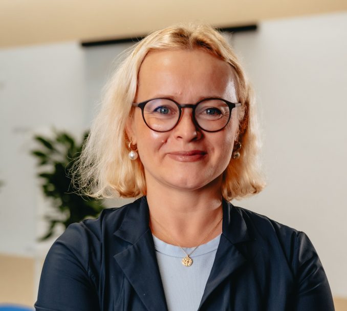 Kata, Sr. Exp. HR Compensation & Benefits